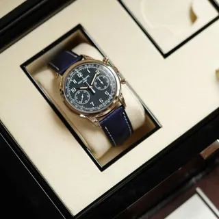 Patek Philippe Chronograph 5172G-001 41mm White gold Blue