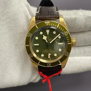 Tudor Black Bay M79018V-0001 39mm Yellow gold Green