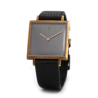 Corum 8240.19 28mm 18k Gold