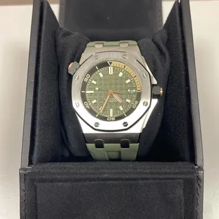 Audemars Piguet Royal Oak Offshore Diver 15720ST.OO.A052CA.01 ( OAK  ) 42mm Stainless steel Green