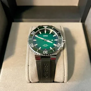 Oris Aquis 01 400 7769 4157-07 8 22 09PEB 41.5mm Stainless steel Green