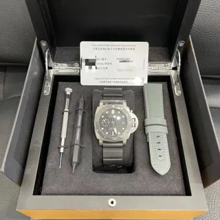 Panerai Submersible PAM02683 42mm Stainless steel Black