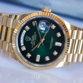 Rolex Day-Date 36 128238 (DAY-DATE ) 36mm Yellow gold Green