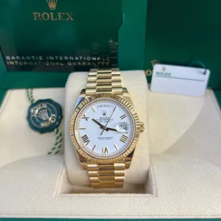 Rolex Day-Date 40 228238 40mm Yellow gold White