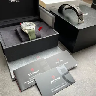 Tudor Black Bay M79010SG-0001 39mm Silver Beige