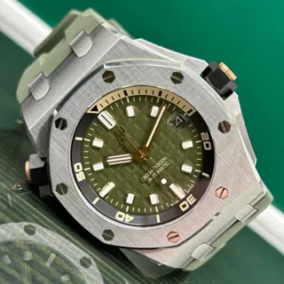 Audemars Piguet Royal Oak Offshore Diver 15720ST.OO.A052CA.01 ( OAK  ) 42mm Stainless steel Green