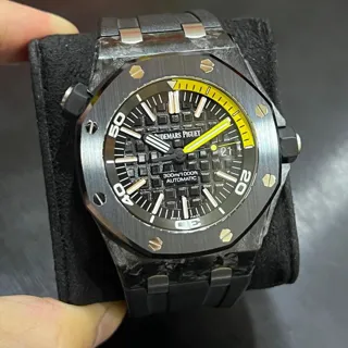 Audemars Piguet Royal Oak Offshore Diver 15706AU.OO.A002CA.01 ( OAK  ) 42mm Carbon fiber Black