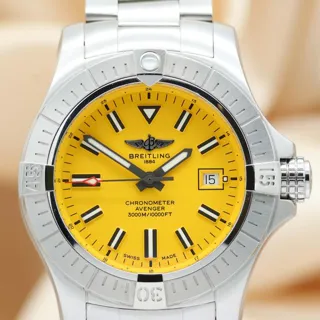 Breitling Avenger A17319 45mm Stainless steel Golden