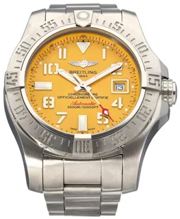 Breitling Avenger A17331 45mm Stainless steel Golden