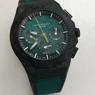 Girard-Perregaux Laureato 81060-41-3071-1CX 44mm Carbon fiber and Titanium Green