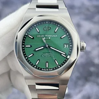 Girard-Perregaux Laureato 81010-11-3153- 42mm Stainless steel Green