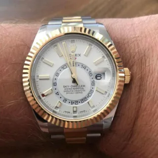 Rolex Sky-Dweller 326933 (TWO-TONE) 42mm Yellow gold and Stainless steel Black