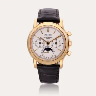 Patek Philippe Perpetual Calendar Chronograph 3970E 18k yellow gold Silver