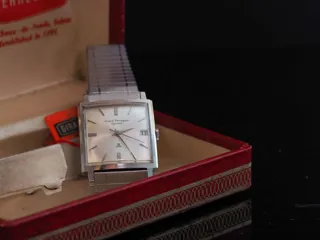 Girard-Perregaux Stainless steel White