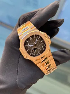 Patek Philippe Nautilus 5712/1R-001 Rose gold Brown