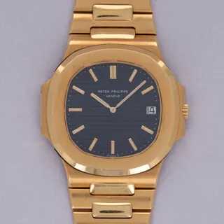 Patek Philippe Nautilus 3700/11 18k yellow gold Black