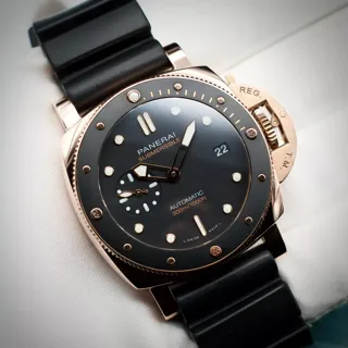 Panerai Submersible PAM01164 Rose gold Black