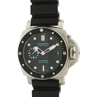 Panerai Submersible PAM000683 Stainless steel Black