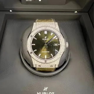 Hublot Classic Fusion 511.NX.8970.LR 45mm Titanium Green