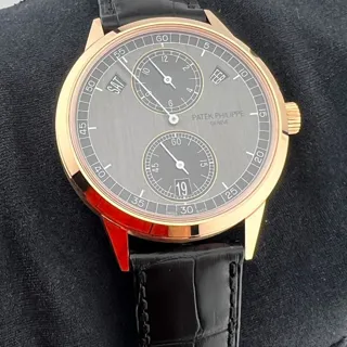 Patek Philippe Annual Calendar Regulator 5235/50R-001 40.5mm Rose gold Grey