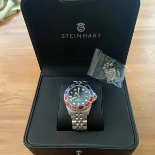 Steinhart 39 GMT 39mm Stainless steel Black