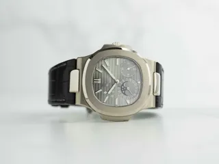 Patek Philippe Nautilus 5712GR White gold Gray