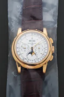 Patek Philippe Perpetual Calendar Chronograph 5970J 40mm 18k yellow gold Silver and White