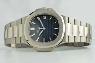 Patek Philippe Nautilus 5811/1G White gold Blue