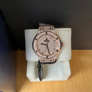 Hublot Classic Fusion 565.OX.9010.OX.3704 38mm Rose gold Pave