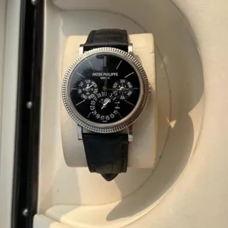 Patek Philippe Perpetual Calendar 5139G-010 38mm White gold Black