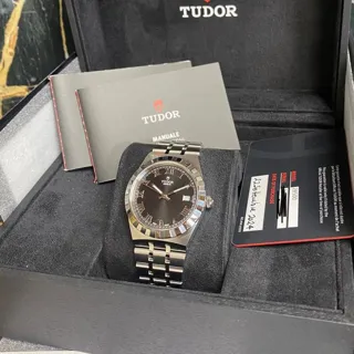 Tudor Royal M28500-0003 38mm Stainless steel Black