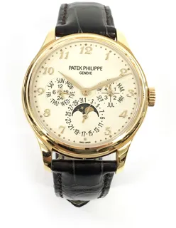 Patek Philippe Perpetual Calendar 5327R-001 39mm Rose gold White