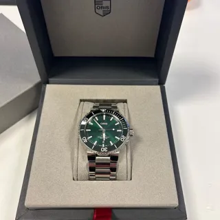 Oris Aquis Date 01 733 7730 4157-07 8 24 05PEB 43.5mm Stainless steel Green