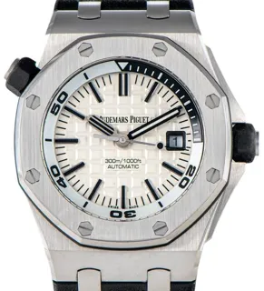 Audemars Piguet Royal Oak Offshore Diver 15710ST.OO.A002CA.02 ( OAK  ) 42mm Stainless steel Silver