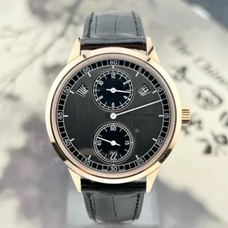 Patek Philippe Annual Calendar Regulator 5235/50R-001 40.5mm Rose gold Grey