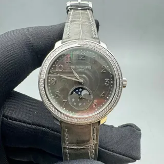 Patek Philippe Moonphase 4968G-001 33.5mm White gold Mother of pearl