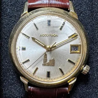 Bulova Accutron 34mm Yellow gold Silver