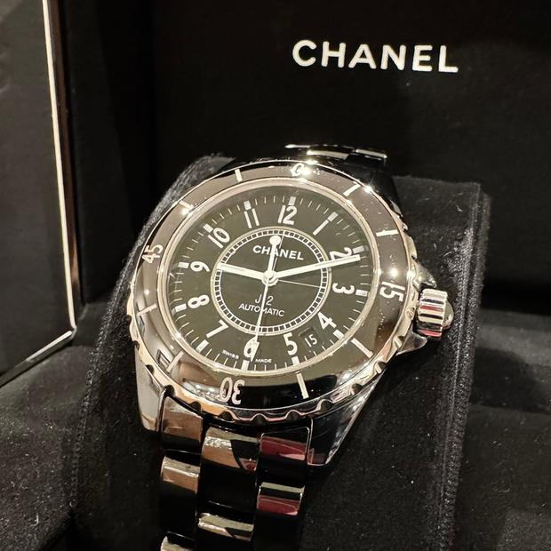 Chanel J12 H0685 Ceramic Black 2010 France | Dealer | EveryWatch