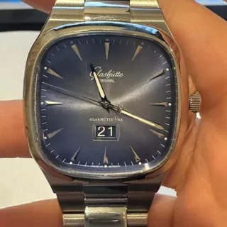 Glashütte Seventies Panorama Date 2-39-47-13-12-14 40mm Stainless steel Blue