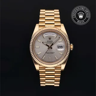 Rolex Day-Date 40 228238 40mm Yellow gold Silver