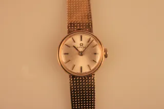 Omega 18k yellow gold