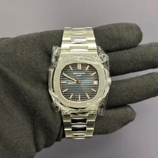 Patek Philippe Nautilus 5711/1A-010 40mm Stainless steel Blue