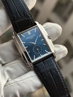 Patek Philippe Gondolo 5124G-011 White gold Blue