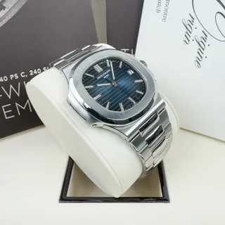 Patek Philippe Nautilus 5711/1A-010 40mm Stainless steel Blue