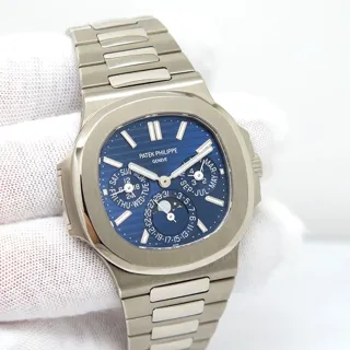 Patek Philippe Nautilus 5740/1G-001 40mm White gold Blue