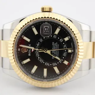 Rolex Sky-Dweller 326933 (TWO-TONE) 42mm Yellow gold and Stainless steel Black