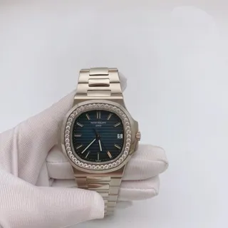 Patek Philippe Nautilus 5713/1G-010 White gold Blue