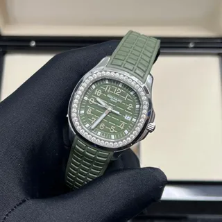 Patek Philippe Aquanaut 5267/200A-011 39mm Stainless steel Green