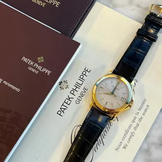 Patek Philippe Calatrava 5107J-001 37mm Yellow gold Silver