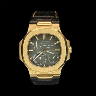 Patek Philippe Nautilus 5712R-001 40mm Rose gold Brown